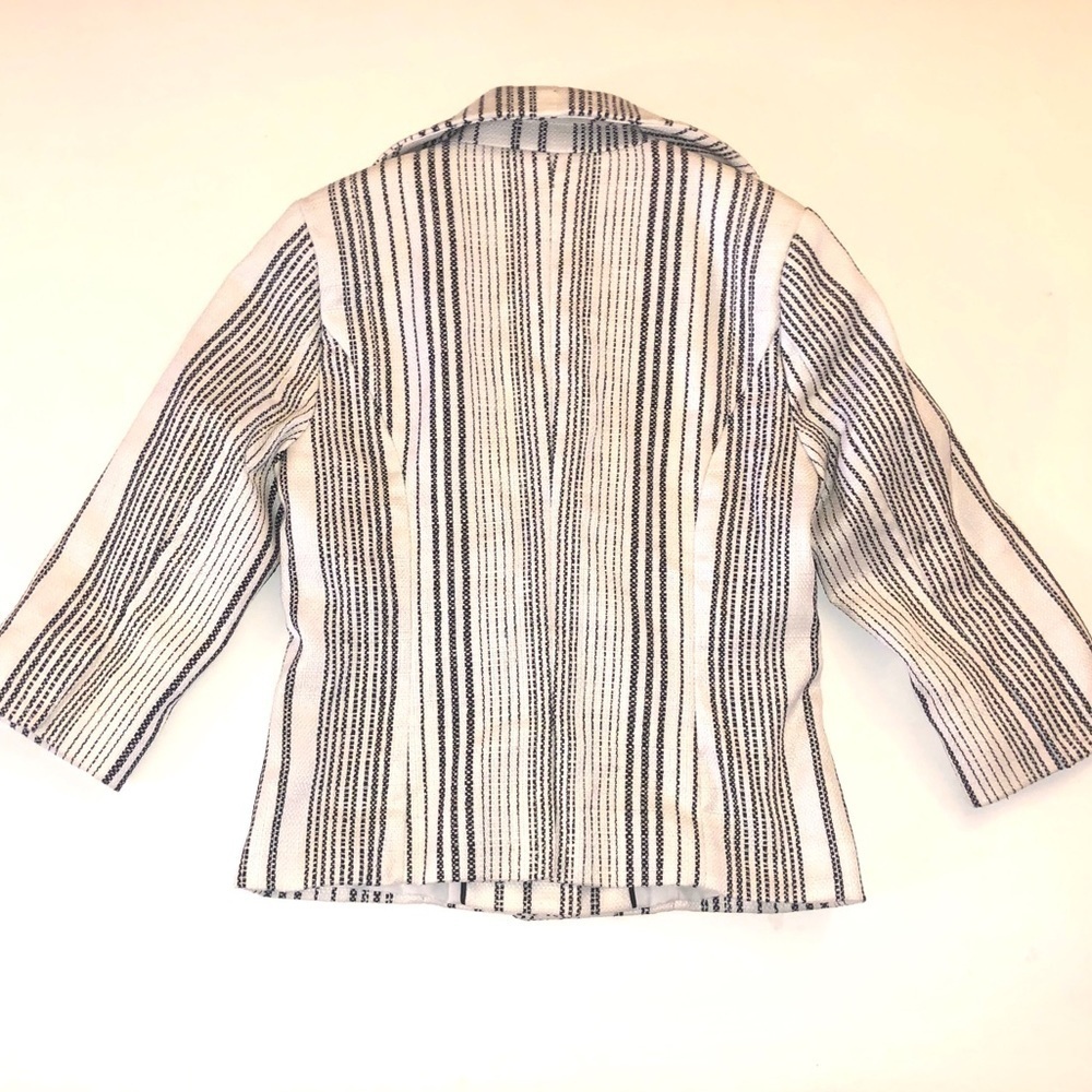 White House Black Market Blazer - Picture 3 of 5